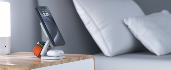 91f3ce0c-b878-4c60-a2c2-e97b5ac44070-1.jpg 3-in-1 Magnetic Foldable Wireless Travel Charger Pro -- MotPoet